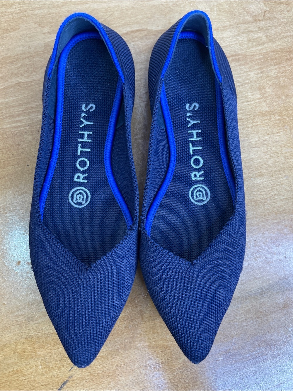 Rothy's Navy Pointed Knit Flats with Blue Trim. Size 5 - Picture 2 of 12